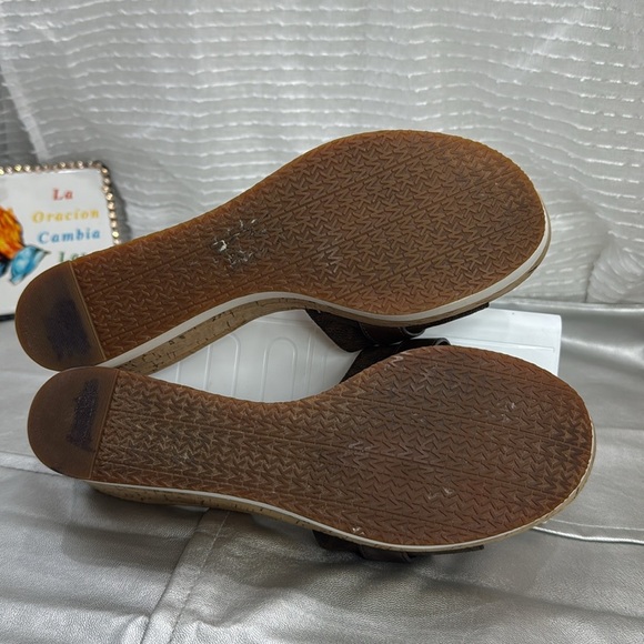 (O) Michael Kors Women's Platform Wedge Sandals
Cork Brown, Size 9 M - Picture 7 of 11